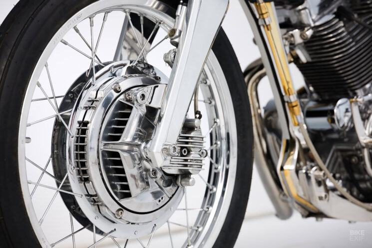 Traqueur de planche Harley Sportster par Krom Works