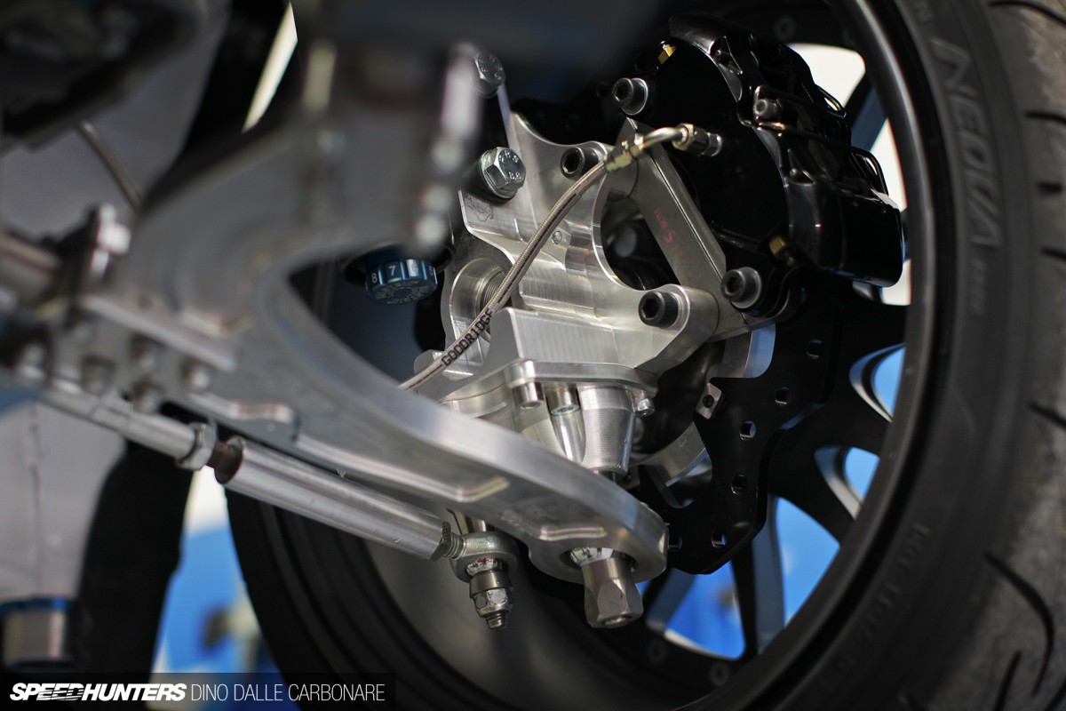 Brill-Acier-S14-V8-02