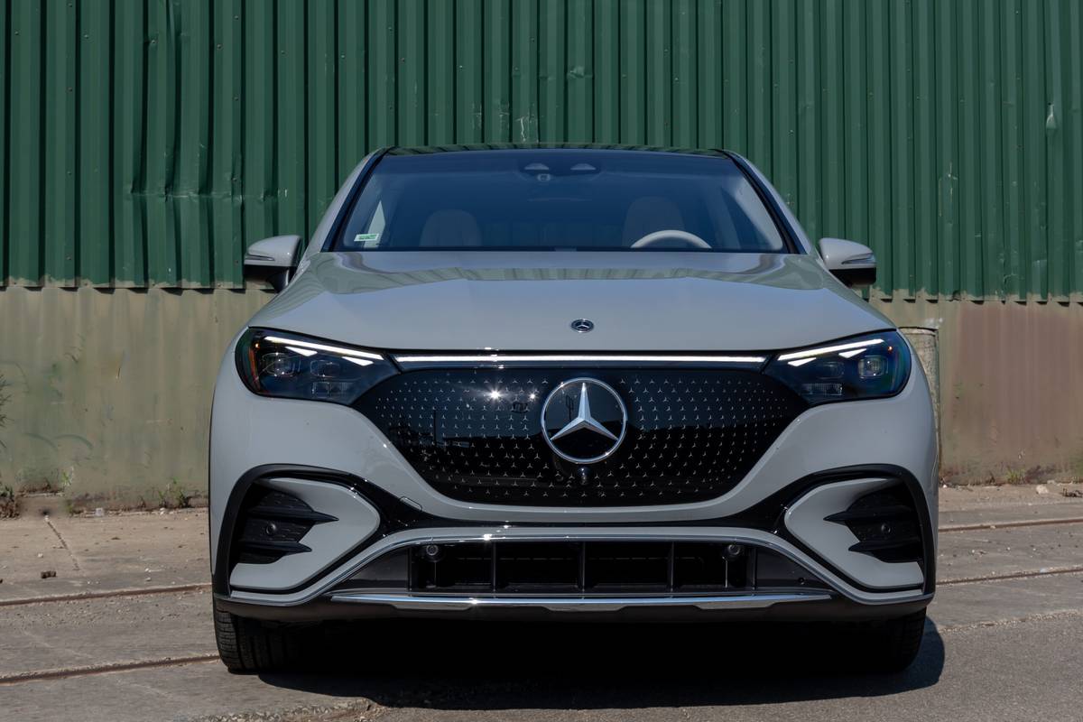 VUS Mercedes-EQ EQE500 2023 |  Photo Wash wash par Christian Lantry