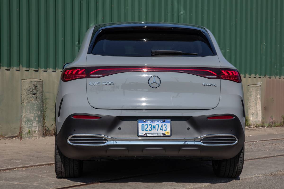 VUS Mercedes-EQ EQE500 2023 |  Photo Wash wash par Christian Lantry