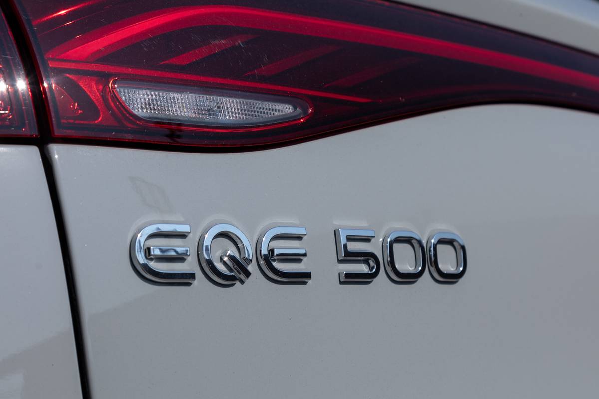 VUS Mercedes-EQ EQE500 2023 |  Photo Wash wash par Christian Lantry