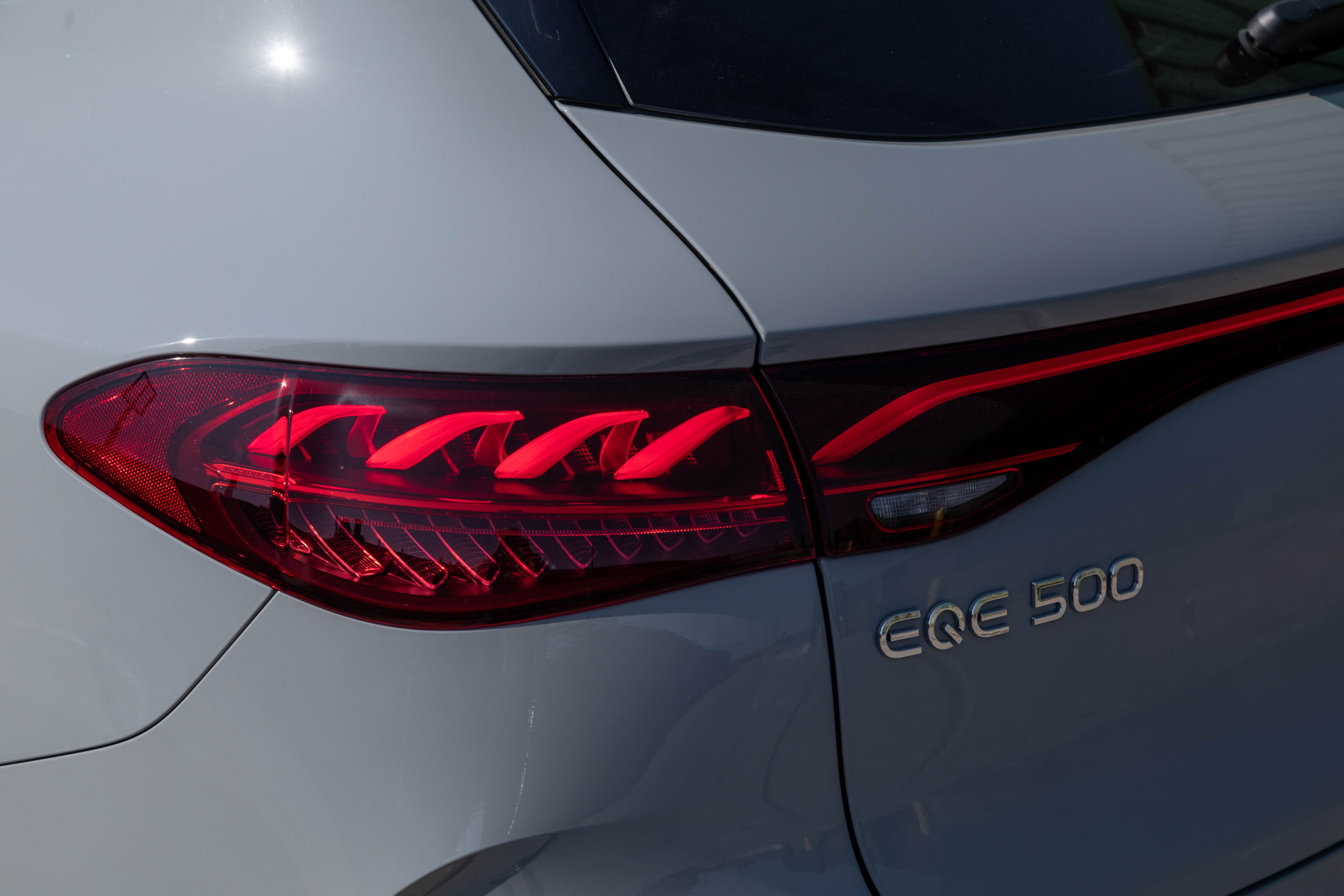 VUS Mercedes-EQ EQE500 2023 |  Photo Wash wash par Christian Lantry