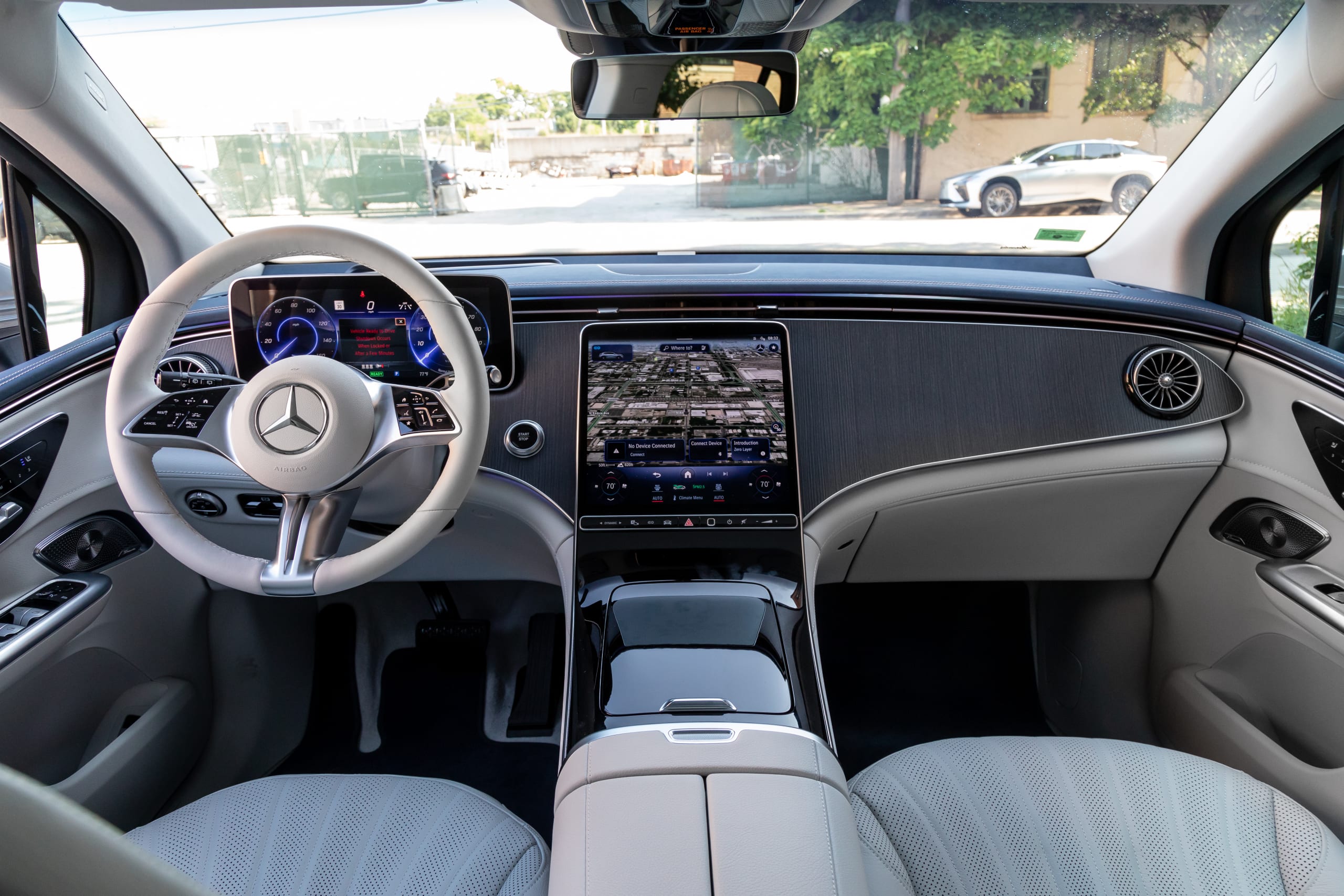 VUS Mercedes-EQ EQE500 2023 |  Photo Wash wash par Christian Lantry