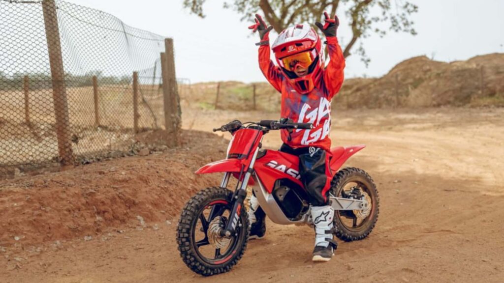 Découvrez le nouveau vélo tout-terrain électrique GasGas MC-E 2 pour enfants
