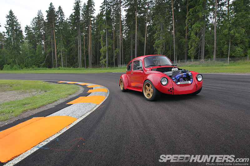 Une Coccinelle qui se prend pour une BMW
