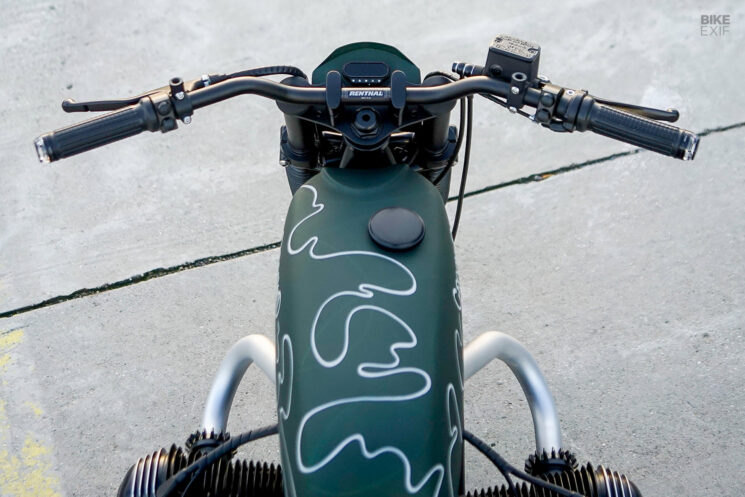 Scrambler BMW classique par Crooked Motorcycles