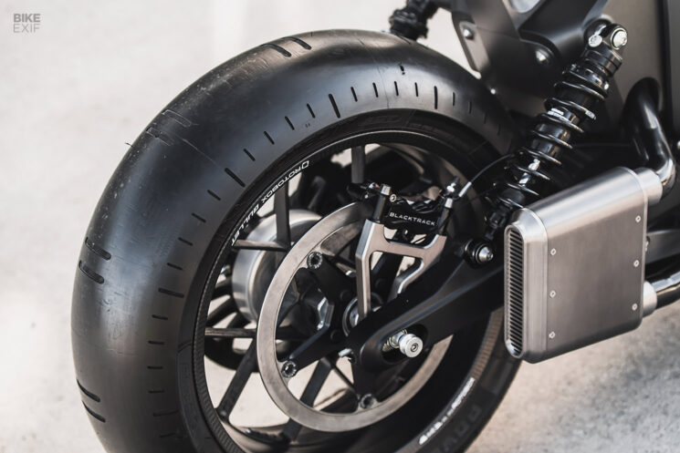 Montres Indian Scout personnalisées de Blacktrack Motors et Bell & Ross