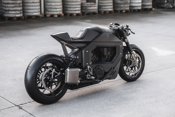 Montres Indian Scout personnalisées de Blacktrack Motors et Bell & Ross