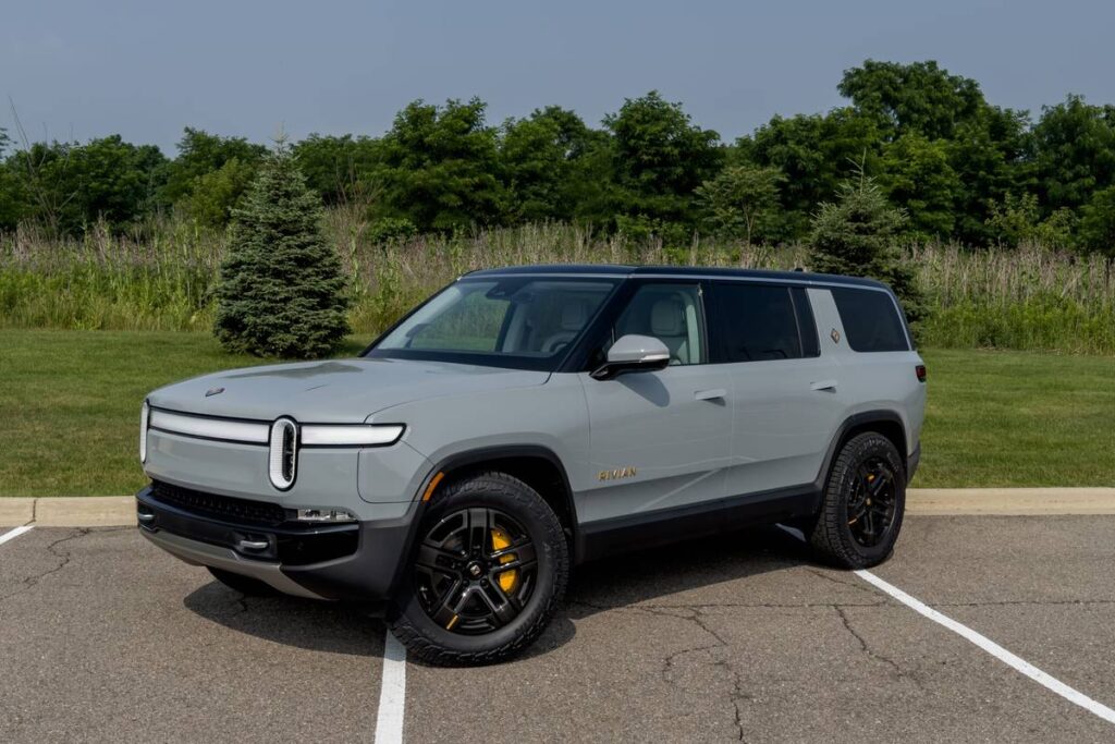 rivian-rs1-2023-06-exterior-profile