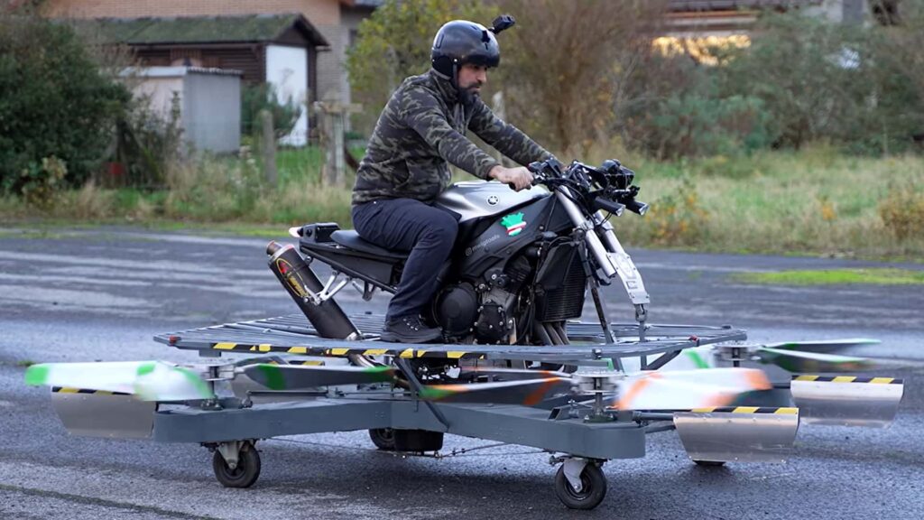Fabriquer votre propre hoverbike à partir d'une Honda VFR800 est une excellente idée, n'est-ce pas ?