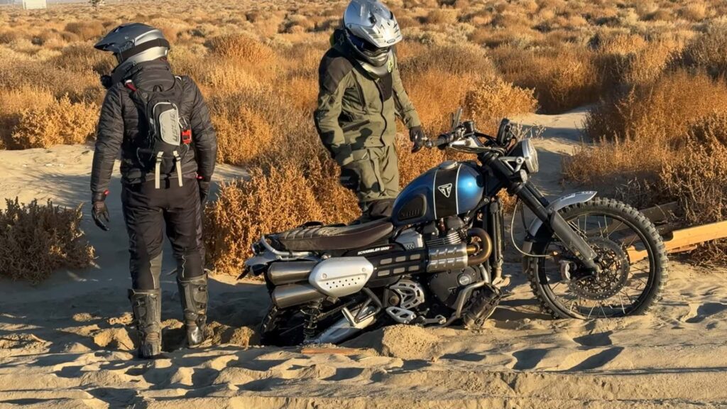 Voici à quoi ressemblait le trajet 2023 de LA Barstow à Vegas dans le désert