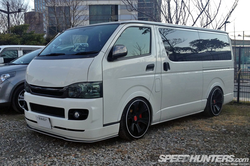 Osaka-Auto-Messe-Photo-Attack-10