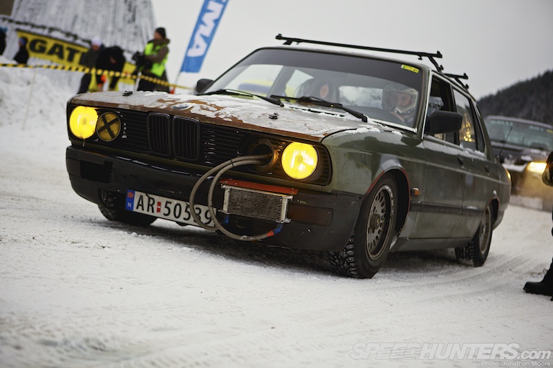 Gatebil on ice