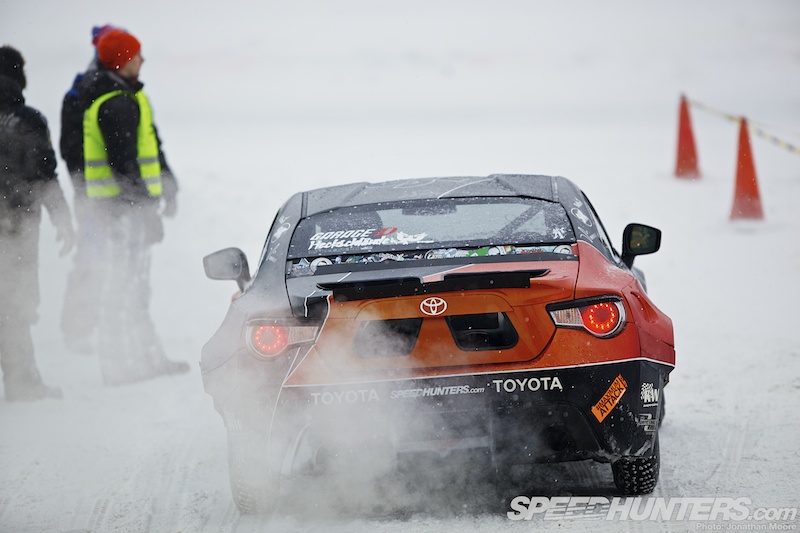 Gatebil on ice