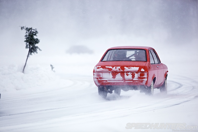 Gatebil on ice
