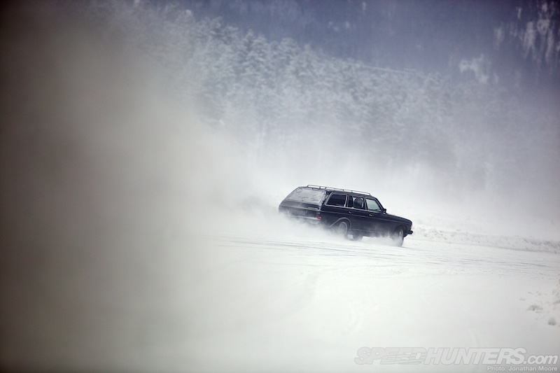 Gatebil on ice