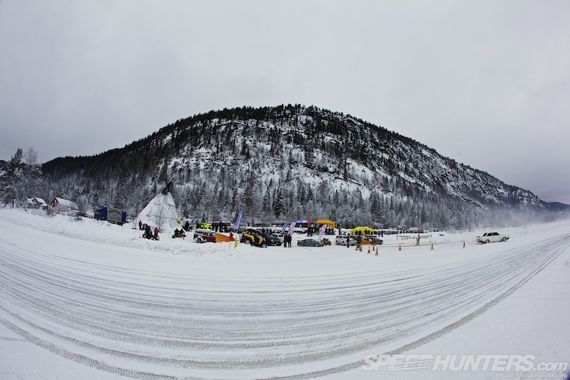 Gatebil on ice