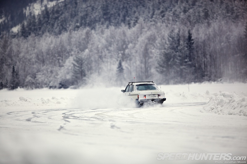 Gatebil on ice