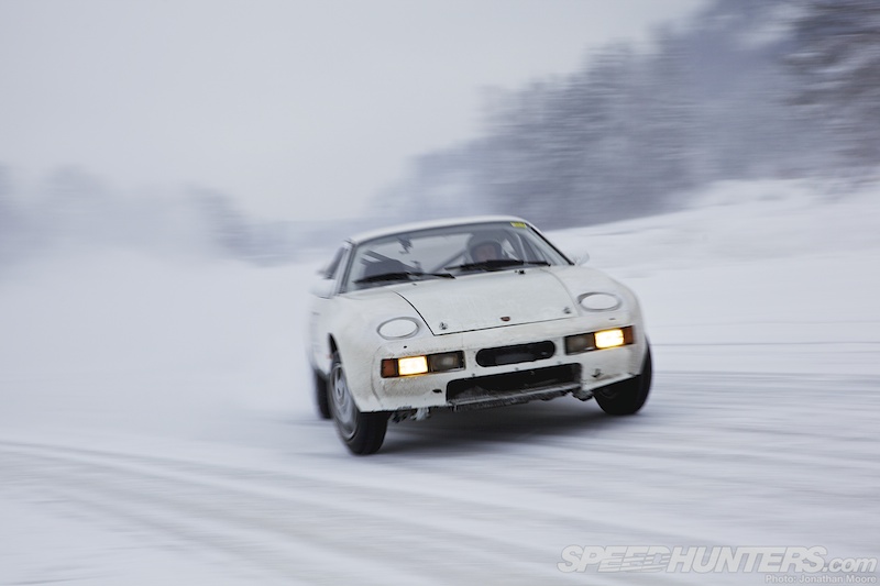 Gatebil on ice