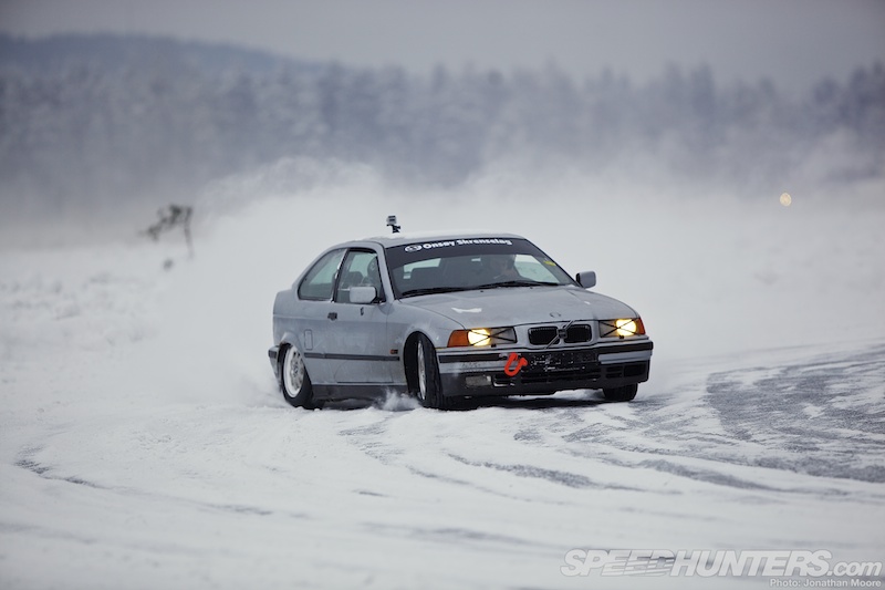 Gatebil on ice