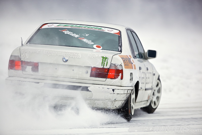 Gatebil on ice