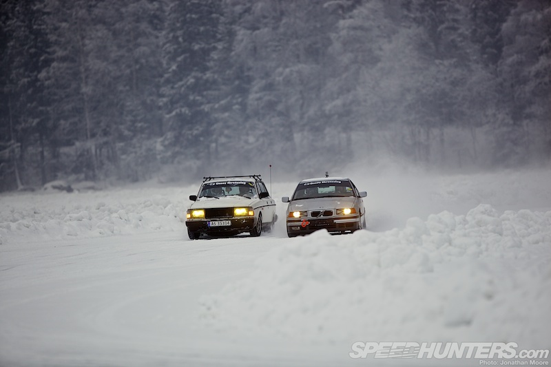 Gatebil on ice