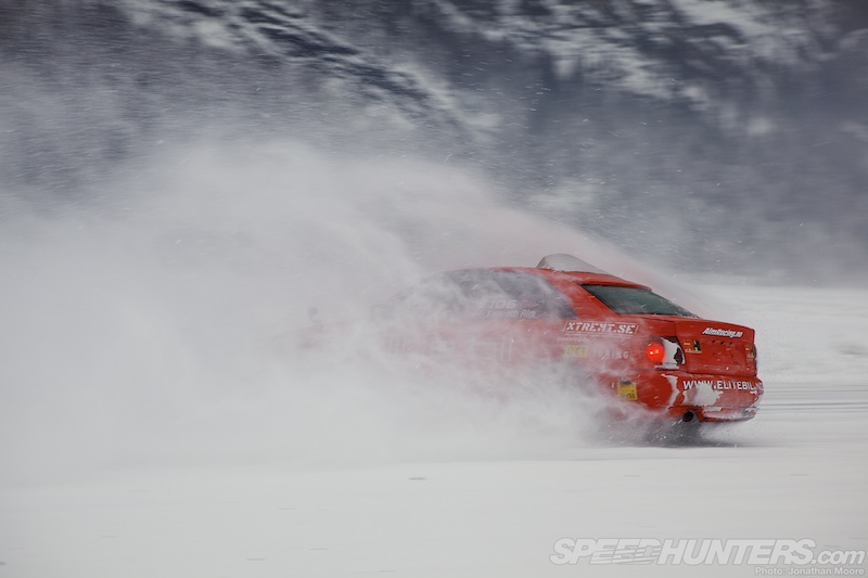 Gatebil on ice