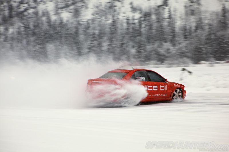 Gatebil on ice