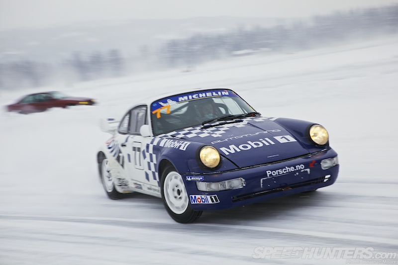 Gatebil on ice