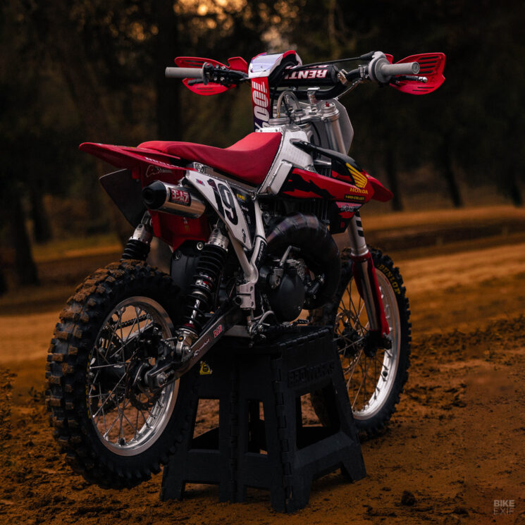 Mini vélo de motocross KTM personnalisé par A Nineteen Built