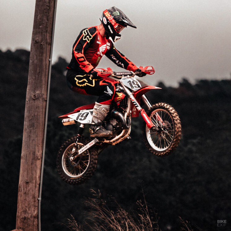 Mini vélo de motocross KTM personnalisé par A Nineteen Built