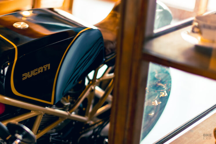 Ducati Monster S2R 1000 personnalisée par Gas & Oil