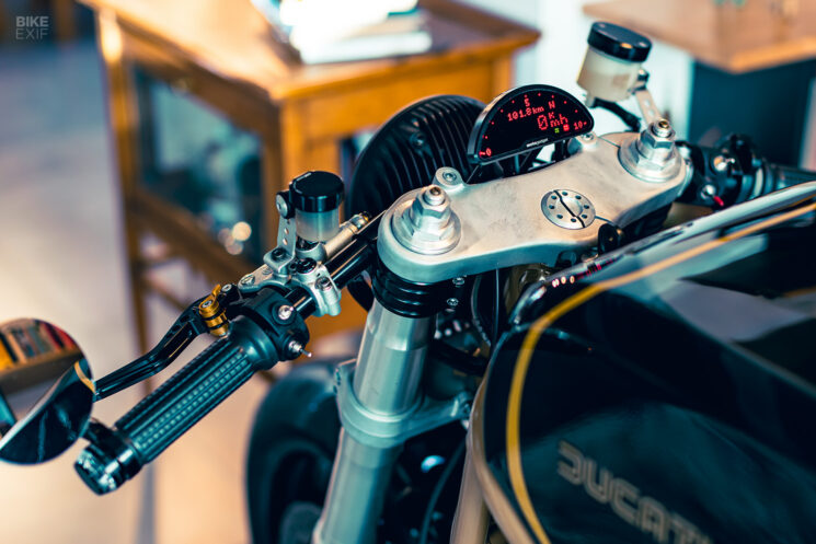 Ducati Monster S2R 1000 personnalisée par Gas & Oil
