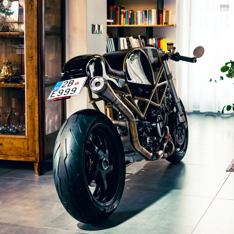 Ducati Monster S2R 1000 personnalisée par Gas & Oil
