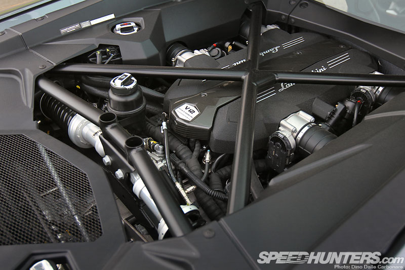 Lamborghini Aventador LP700 Le tout nouveau moteur V12 de 691 ch de la Lamborghini Aventador