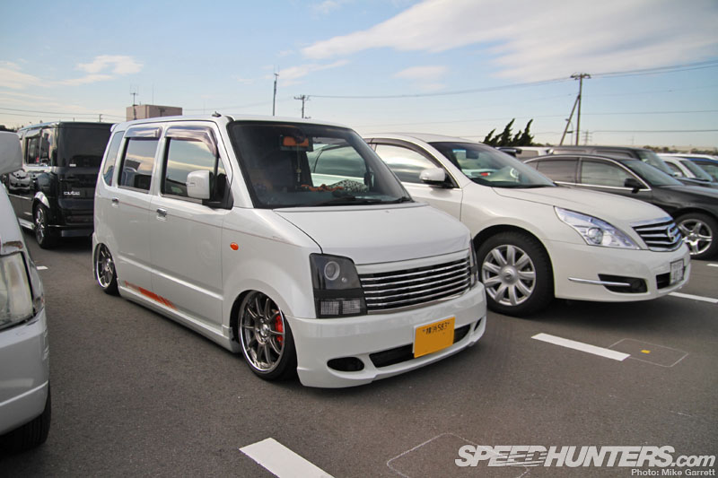 Tokyo-Auto-Salon-2013-Parking-Lot-22