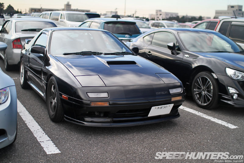Tokyo-Auto-Salon-2013-Parking-Lot-16