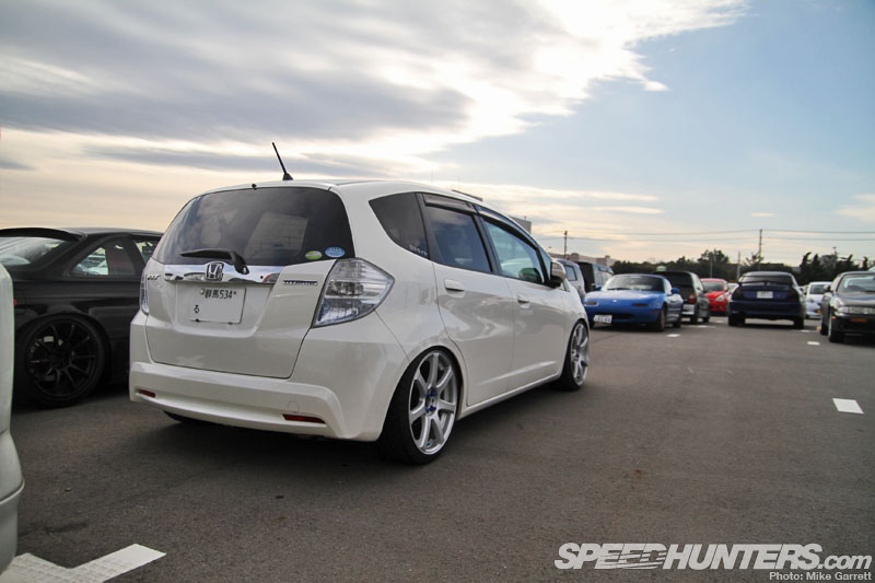 Tokyo-Auto-Salon-2013-Parking-Lot-13