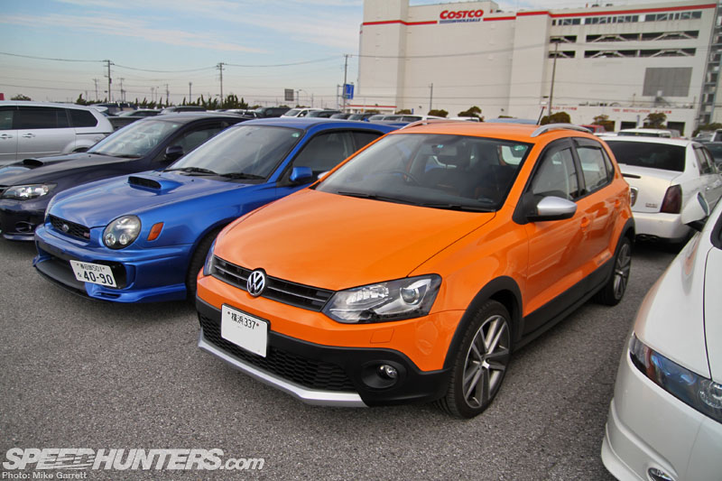 Tokyo-Auto-Salon-2013-Parking-Lot-26