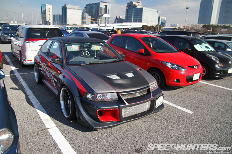 Tokyo-Auto-Salon-2013-Parking-Lot-04