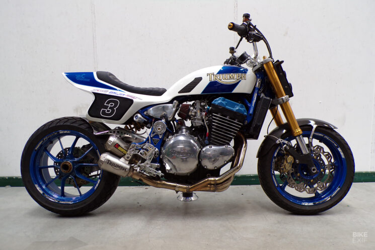 Triumph Sprint personnalisée avec moteur Thunderbird 900
