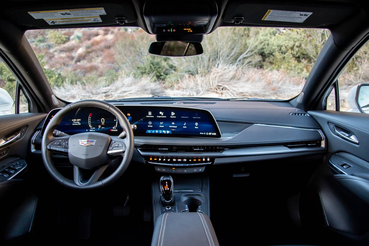 cadillac-xt4-2024-14-intérieur-première rangée