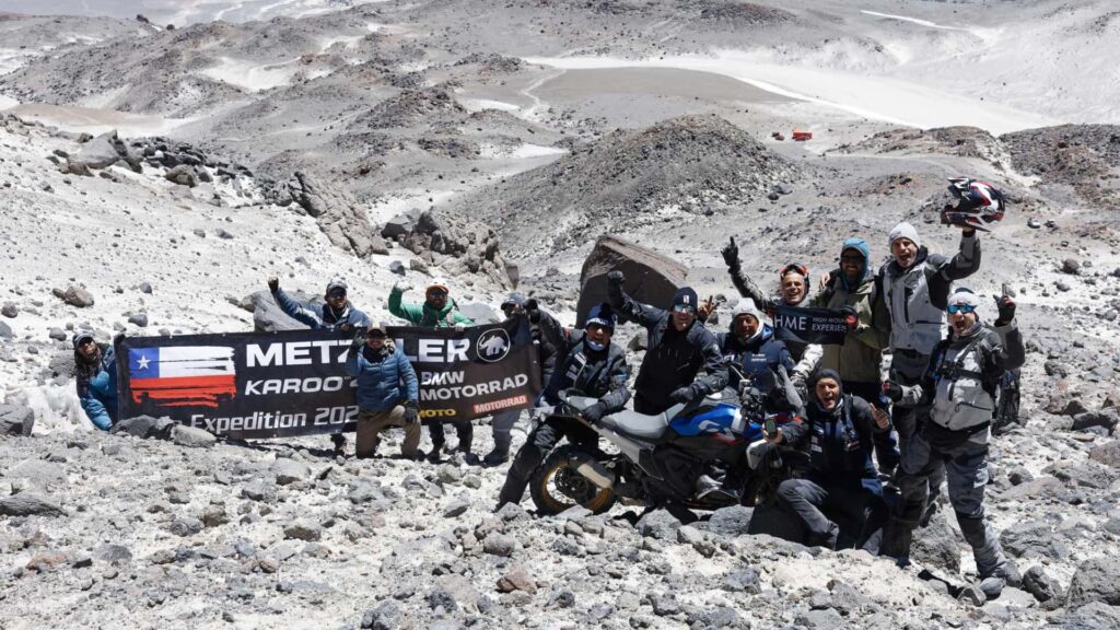 La toute nouvelle BMW R 1300 GS à la conquête du volcan actif le plus haut du monde