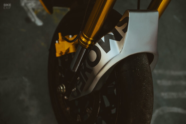 Téléviseurs personnalisés Apache RTR 310 par Smoked Garage