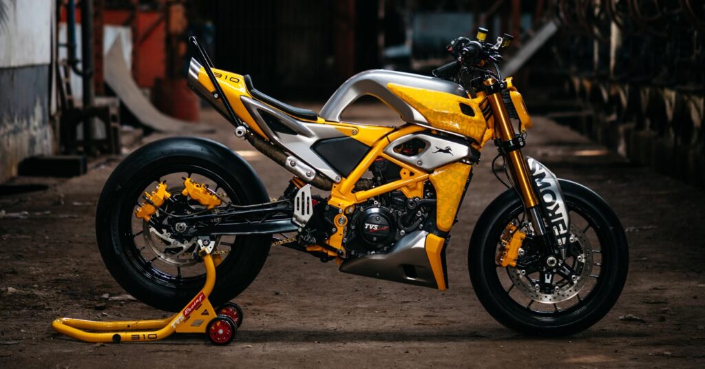 Trickster : un téléviseur Apache RTR 310 inspiré des cascades par Smoked Garage