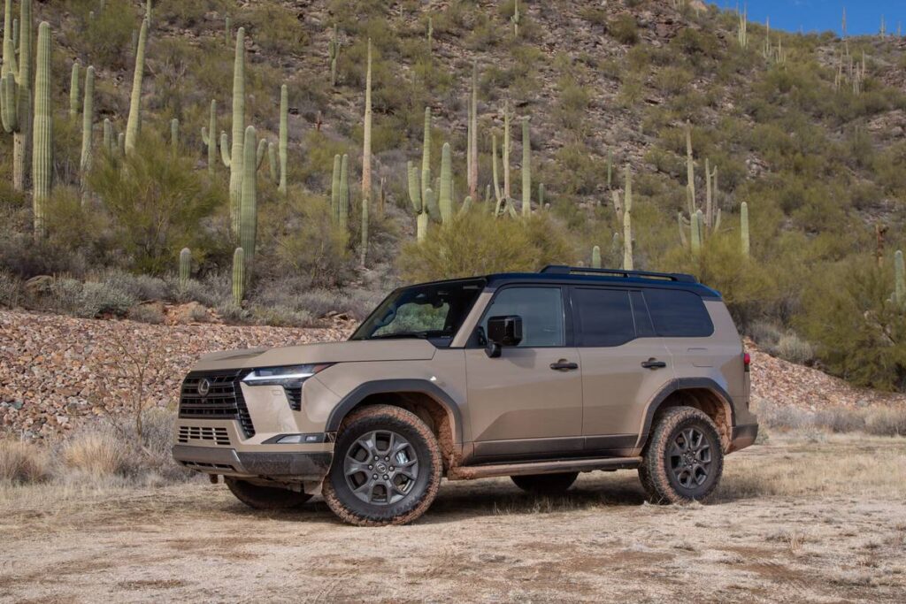 lexus-gx550-2024-01-exterior-front-angle
