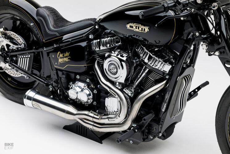 Harley Softail personnalisé par One Way Machine