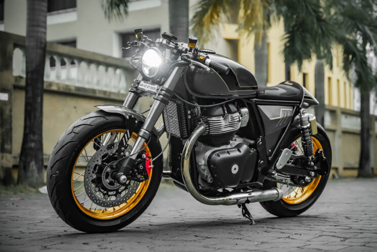 Royal Enfield Interceptor 650 café racer par Mean Green Customs