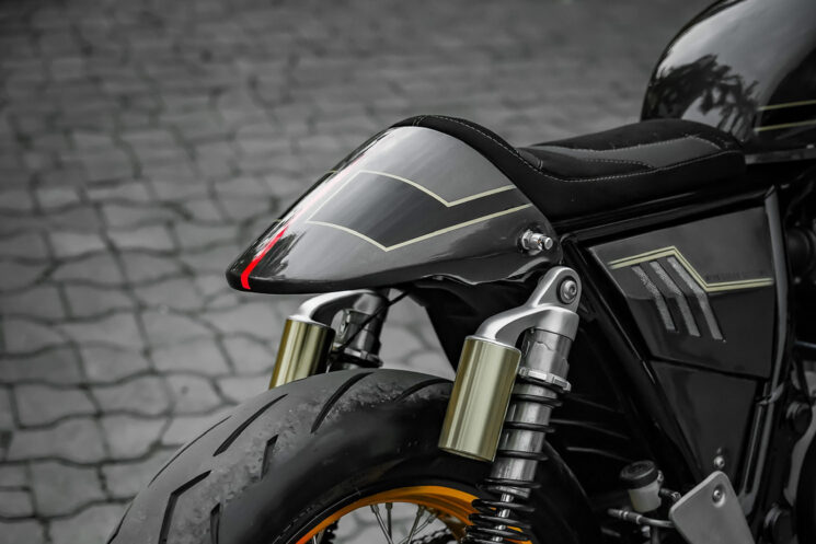Royal Enfield Interceptor 650 café racer par Mean Green Customs