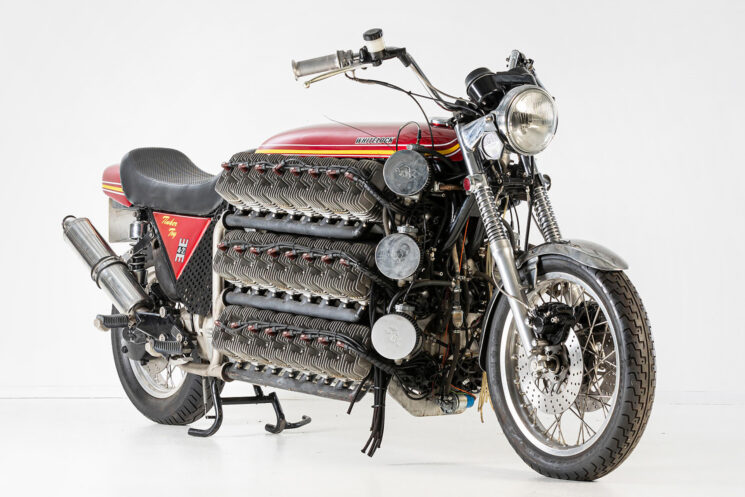 Whitelock 4,2 litres 48 cylindres Kawasaki deux temps